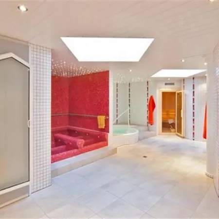 Ambassador B13 Mit Wellness - Fitness *